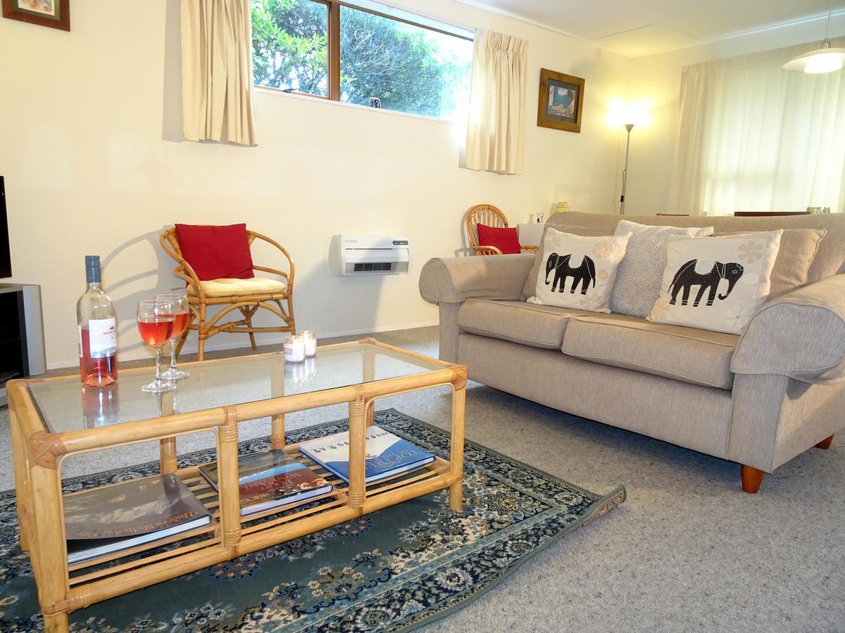 Smokebush Cottage - Holiday Home Exclusively Yours Turangi Buitenkant foto